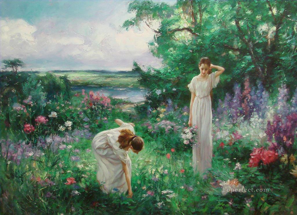 庭で花を摘む二人の女の子油絵